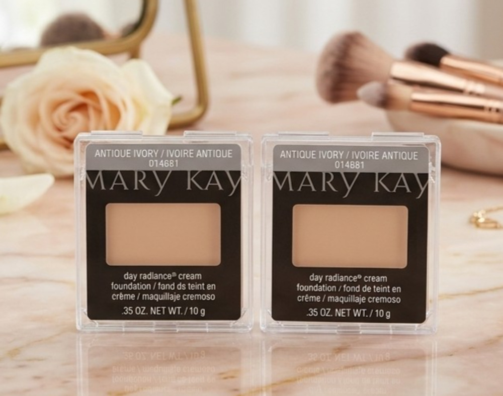 Set of 2 Mary Kay Day Radiance Cream Foundation Antique Ivory 014681 DISCONTINUE